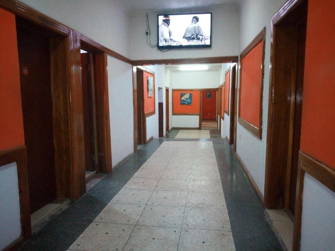 Crown Hotel Ιμπαντάν Εξωτερικό φωτογραφία