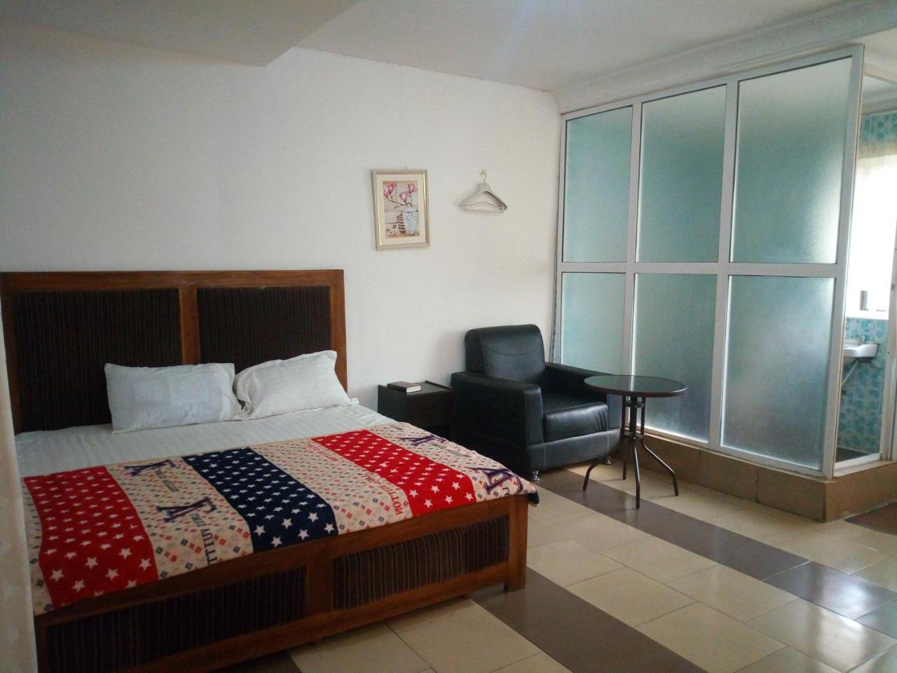 Crown Hotel Ιμπαντάν Εξωτερικό φωτογραφία