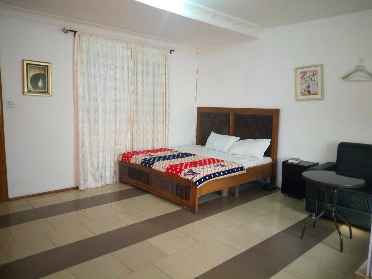 Crown Hotel Ιμπαντάν Εξωτερικό φωτογραφία